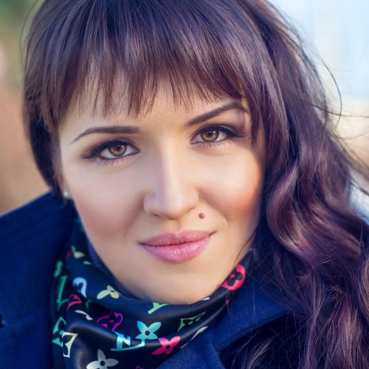 Яна Лозинская