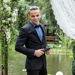 Антон Полоз