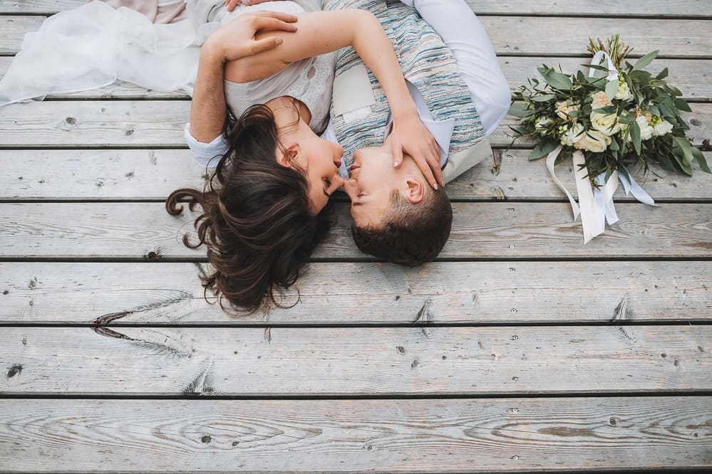 поцілунок закоханих фото