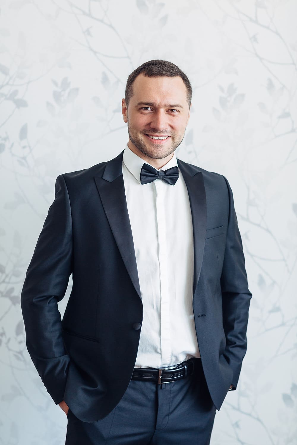 жених в костюме фото