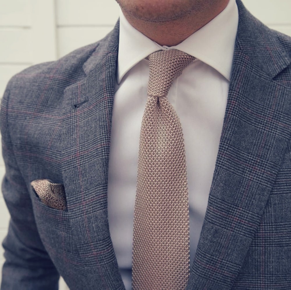 галстук на мужчине фото