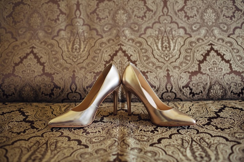 золотистые туфли фото