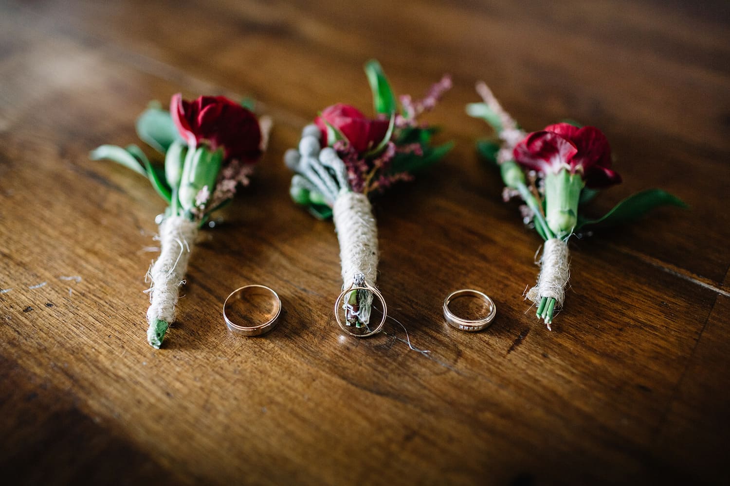 каблучка для заручин і бутоньєрка фото