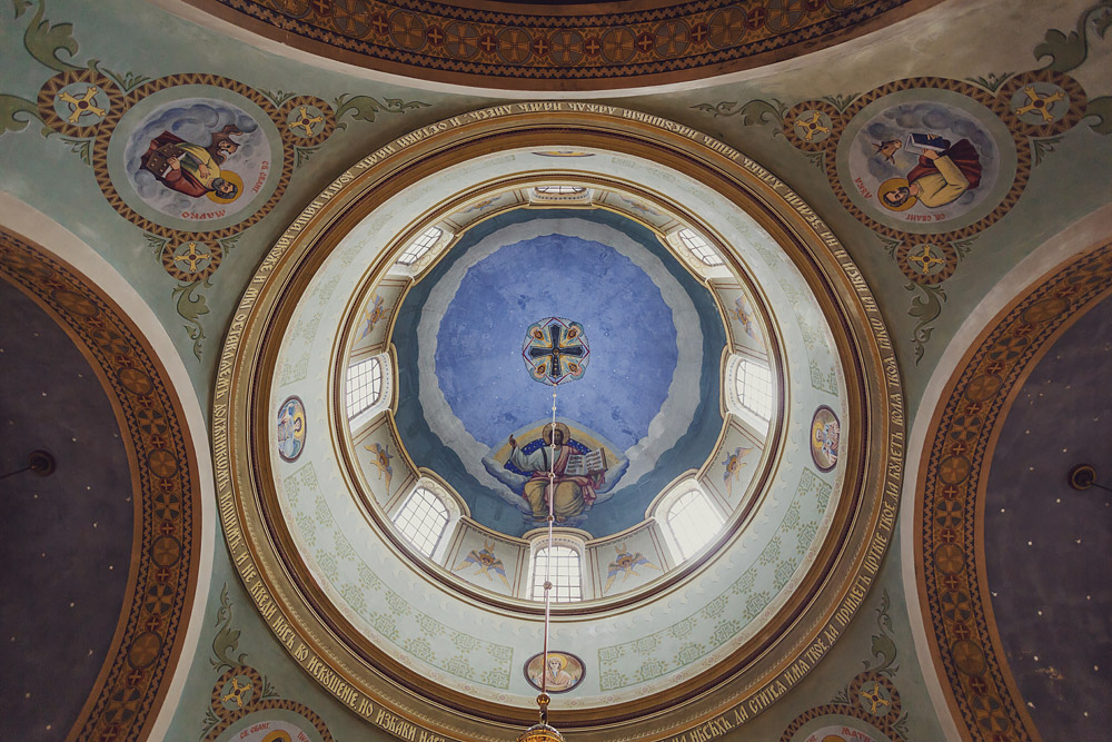 розписна стеля в церкві фото