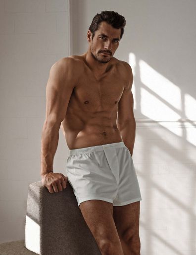 чоловік у білизні фото