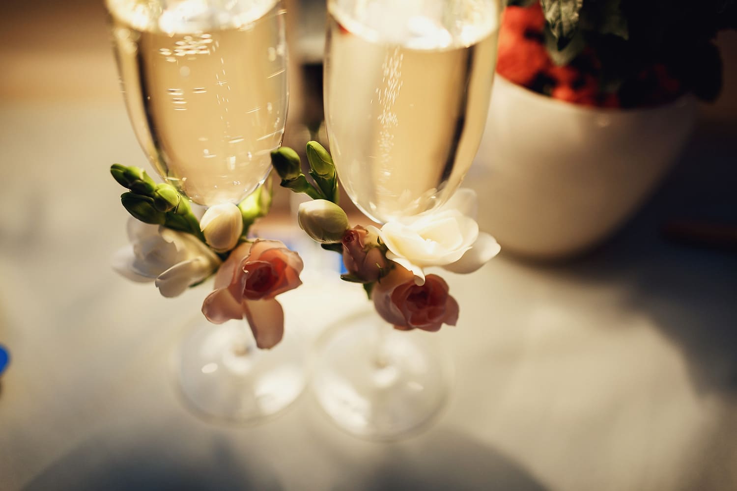 весільны келихи з квітами фото