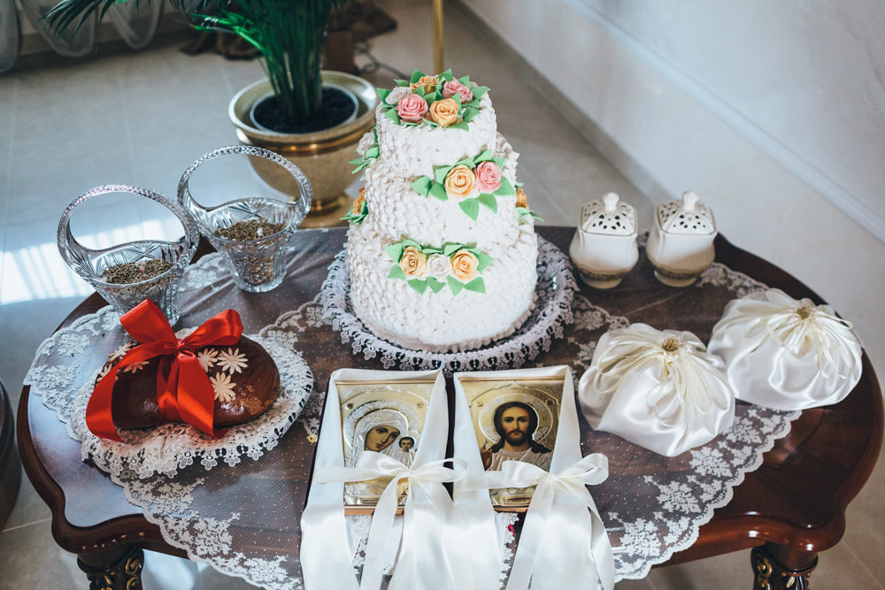 традиції з короваєм