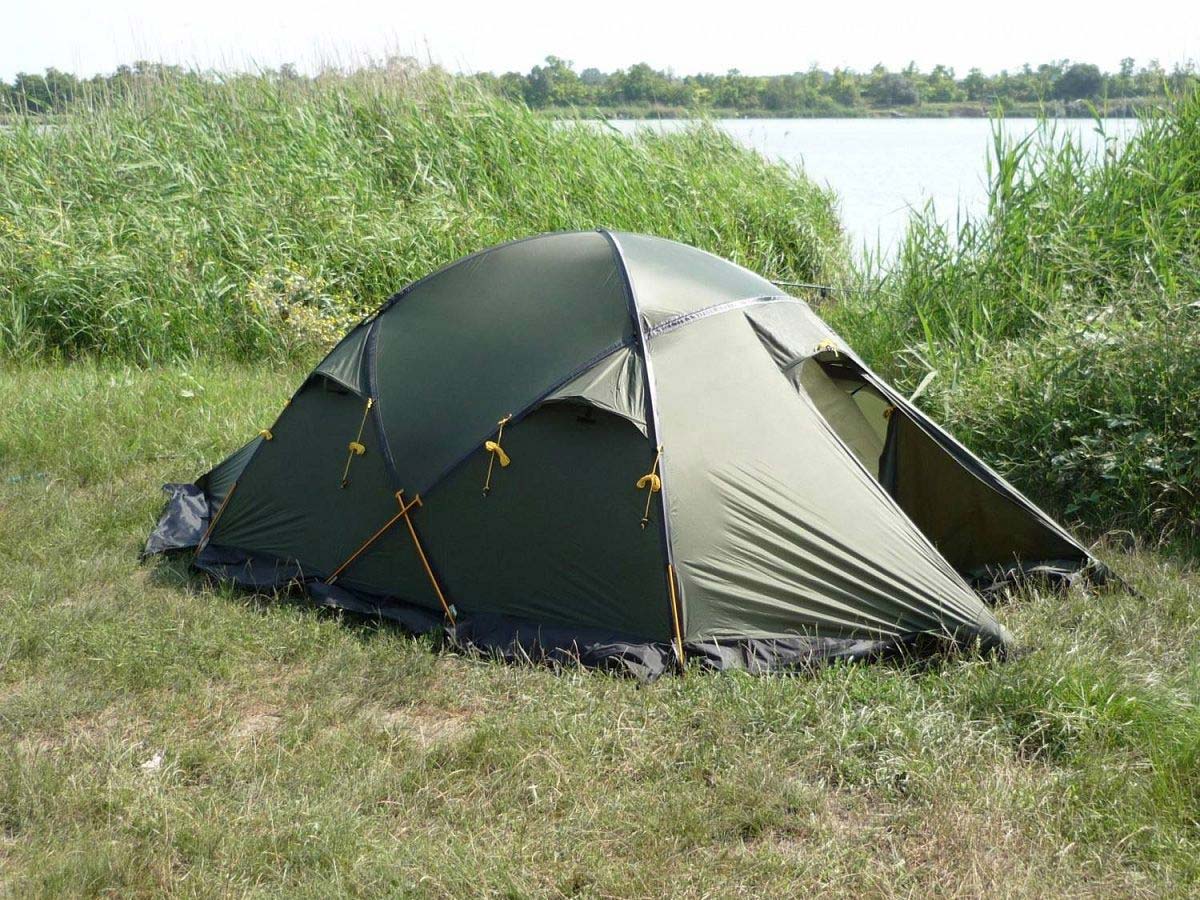 Туристическая палатка для отдыха фото