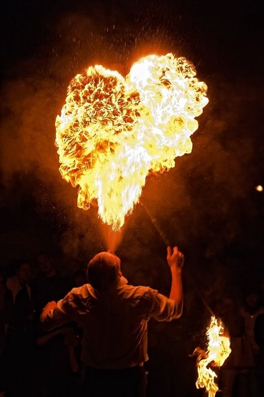 фаєр шоу вогняне серце фото