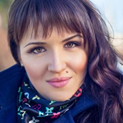 Яна Лозинская