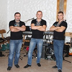 Музичний гурт Два з Половиною Кума