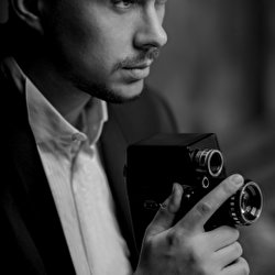 Антон Попов