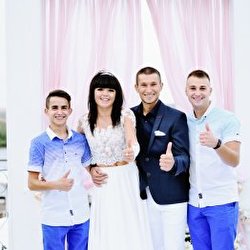 Ведучі на прокат