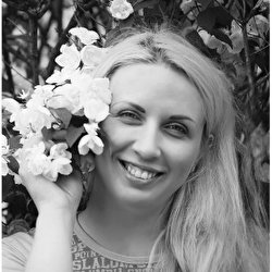 Олена Смірнова