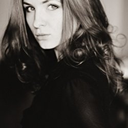 Анна Антонишин