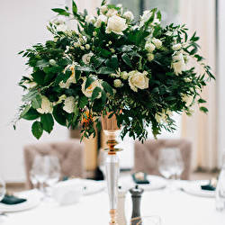 Ivory wedding flowers 