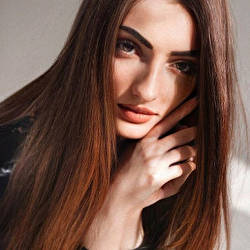 Марина  Литвинова