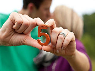 Дерев'яне весілля: як привітати з ювілеєм 5 років - Hot Wedding