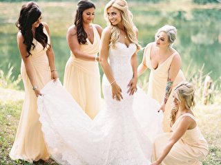 Обов'язки дружки на весіллі - Hot Wedding Blog